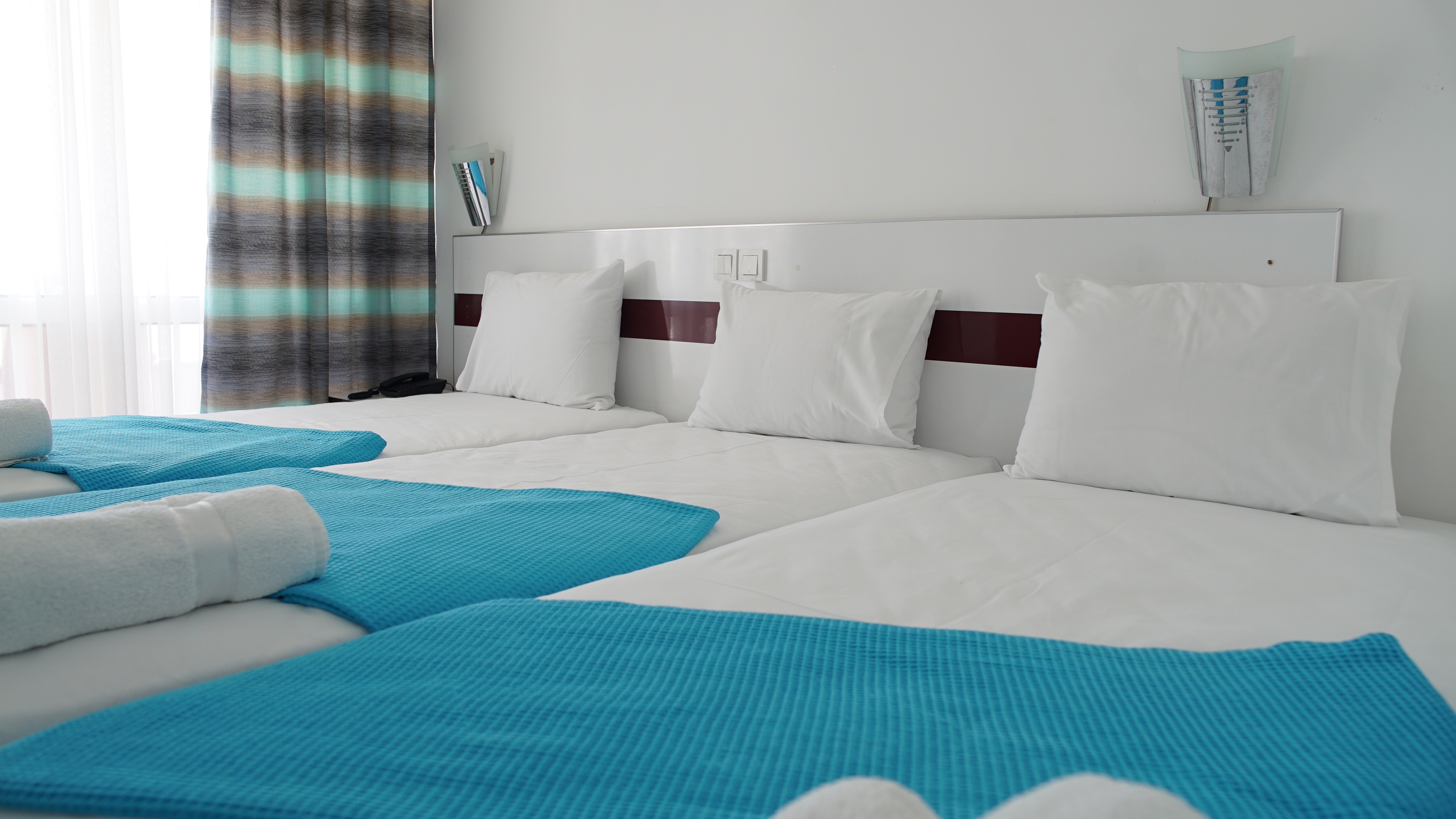 Standart Kara Manzaralı Oda